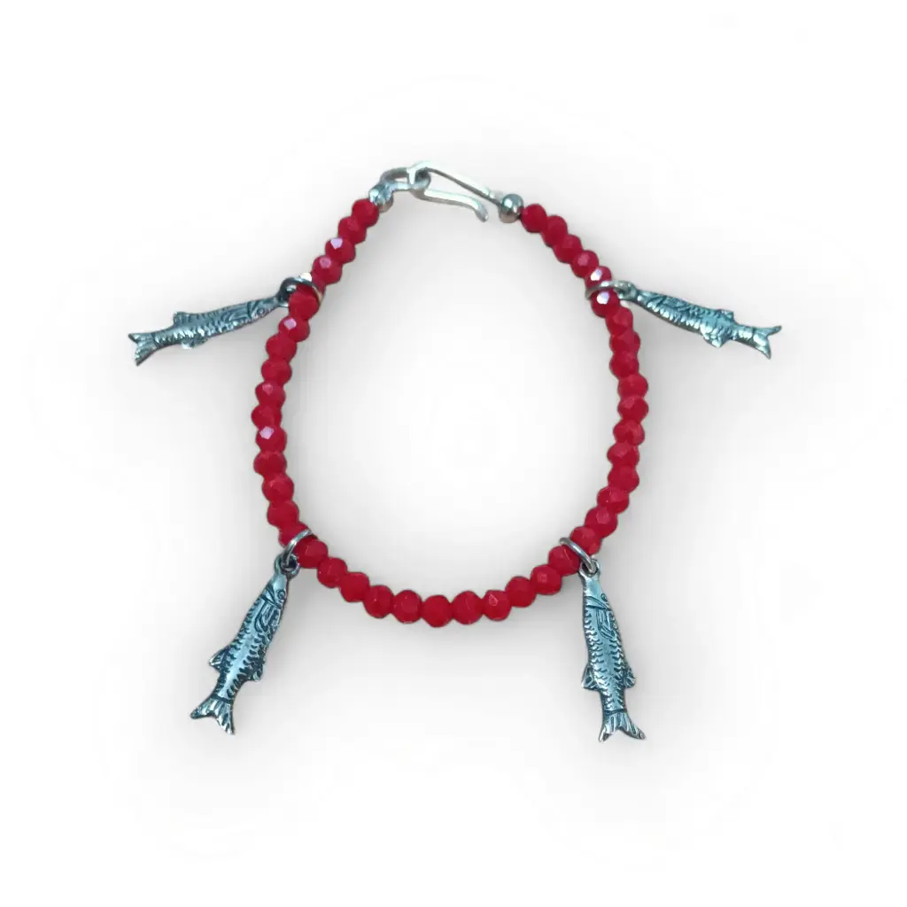 PULSERA CERRADA 4 PECES LARGOS CHICOS Y CRISTALES ROJOS FACETEADOS